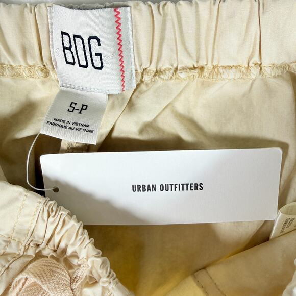 BDG Urban Outfitter Peyton Straight Leg Utility Capri Pants Size S/P Beige NWT - Picture 2 of 9